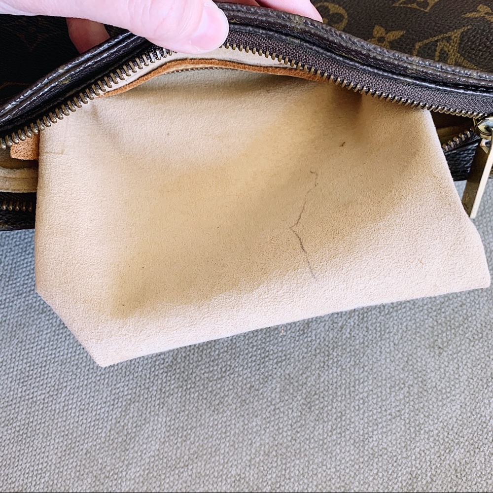 Louis Vuitton Looping Shoulder Bag - Picture 13 of 14